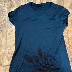 Icebreaker Women's scoop neck t shirt large